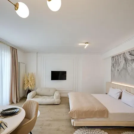 Seaview Luxury In Infinity Apartment